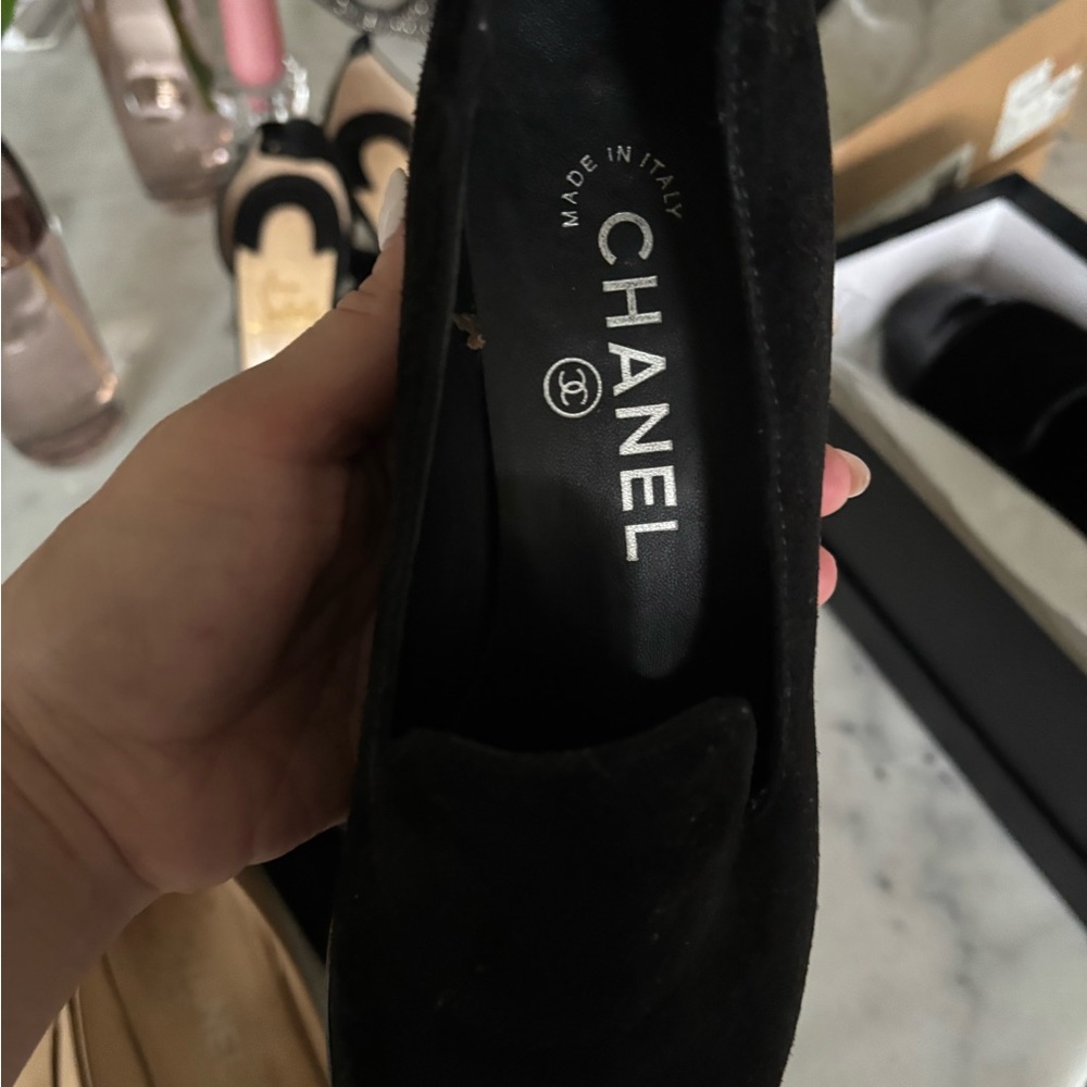 CHANEL Women's Elegant Black Loafers